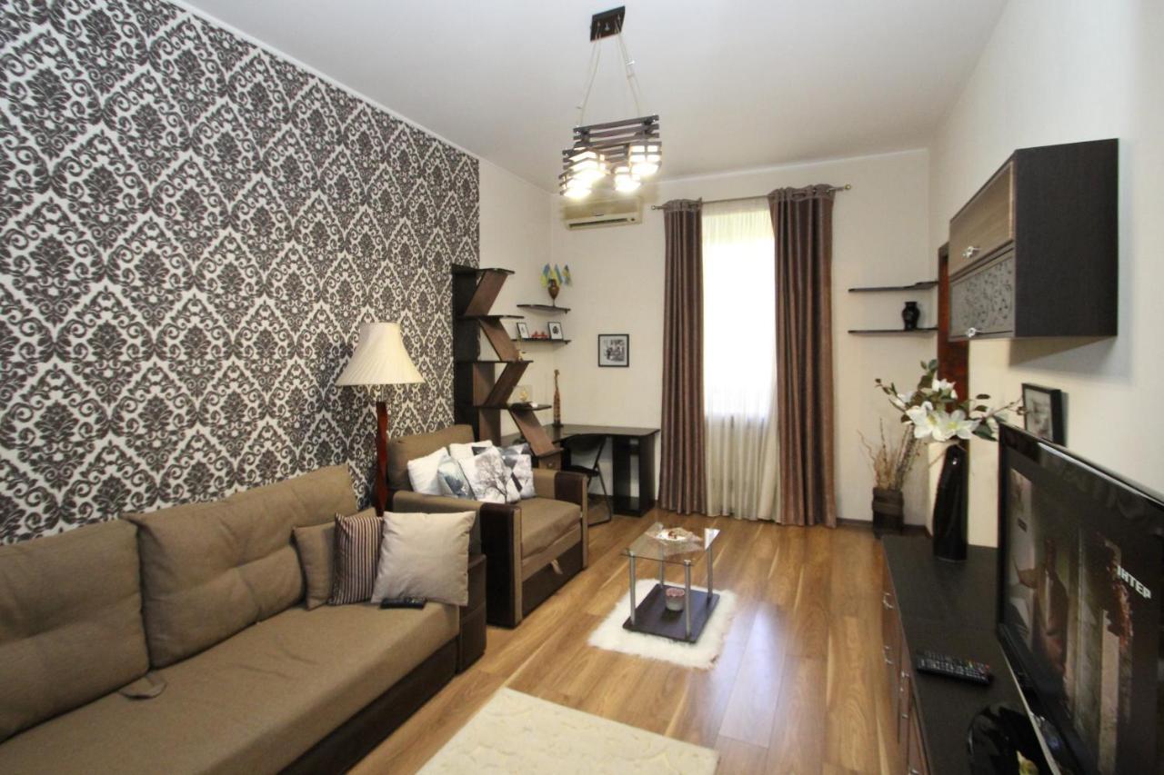 Cozy Apartment On Yevreiska Street Oldenburg Bagian luar foto